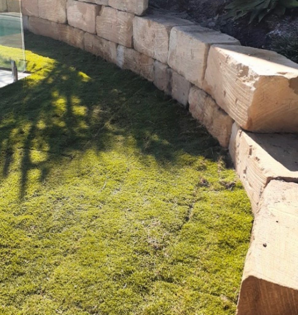 sandstone-block-retaining-walls-brisbane-home-landscaping